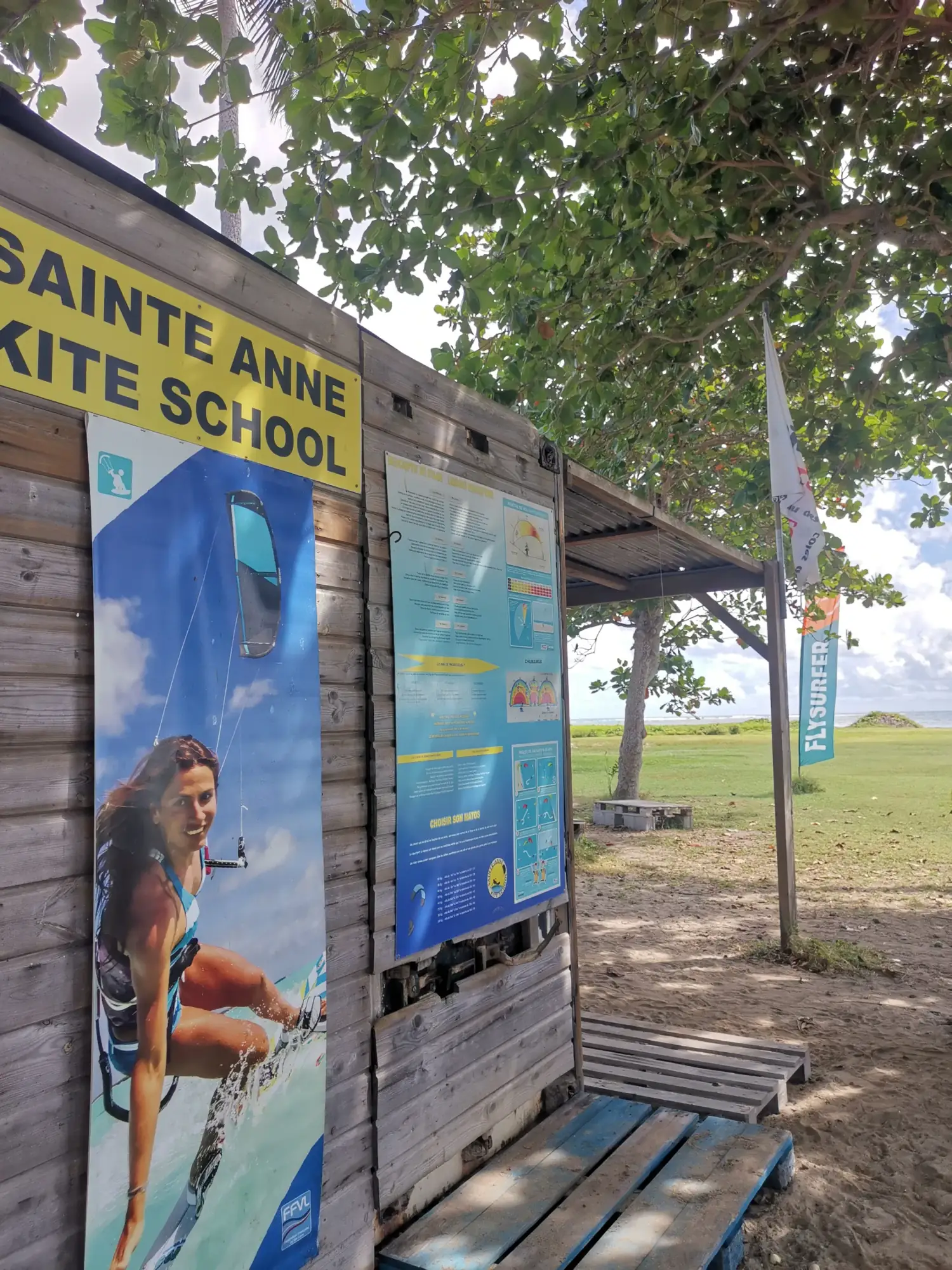 Apprentissage du kitesurf pour enfant à Sainte-Anne en Guadeloupe