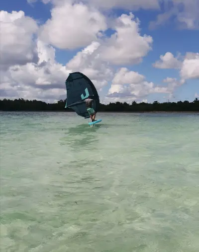 Session kitesurf et wingfoil à Sainte-Anne, Guadeloupe — photo 1